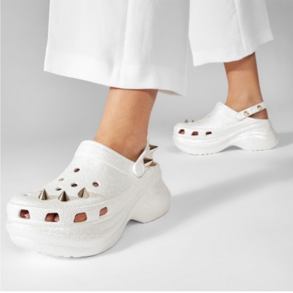 CROCS Bae Spiked Glitter Platform White clogs size 10 NEW WITH TAGS - Picture 2 of 2